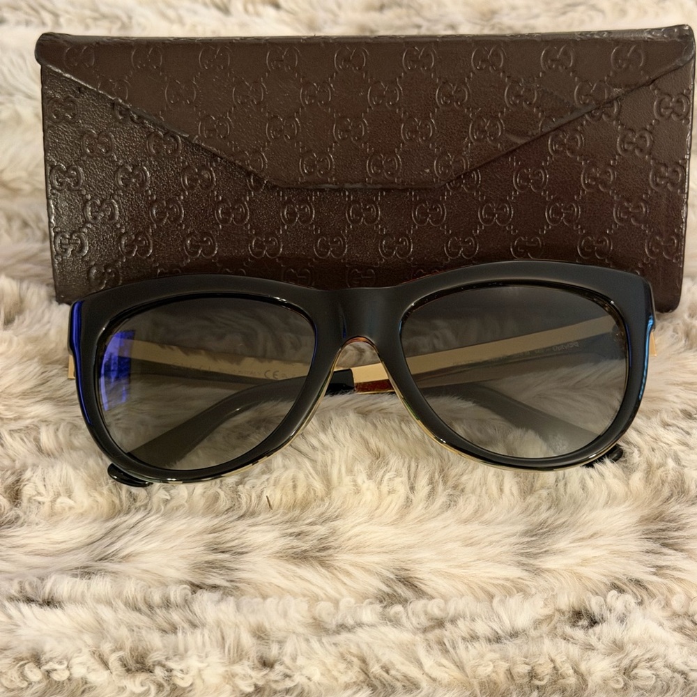 Gucci Black and Floral Cateye Sunglasses - Picture 10 of 13